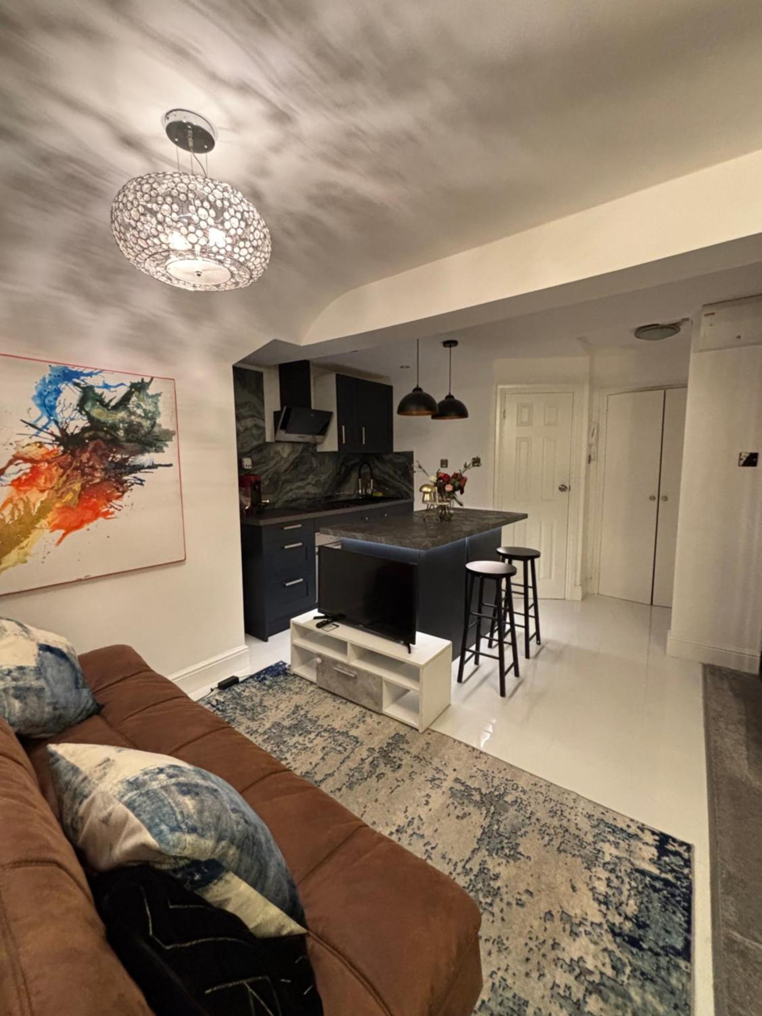Newly Renovated Modern Studio Apartment In West Kensington London Exterior foto