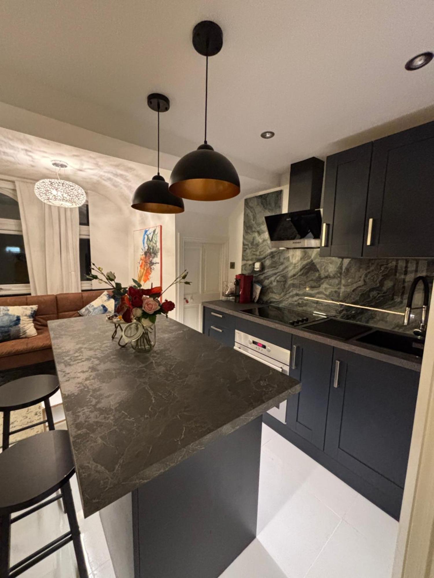Newly Renovated Modern Studio Apartment In West Kensington London Exterior foto